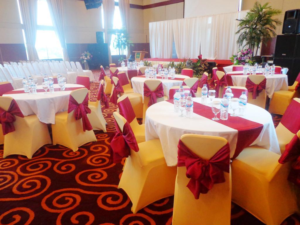 Sapadia Hotel Siantar Пематансиантар Екстериор снимка