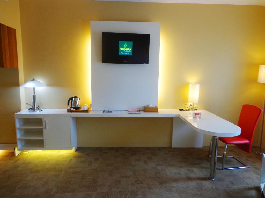 Sapadia Hotel Siantar Пематансиантар Екстериор снимка