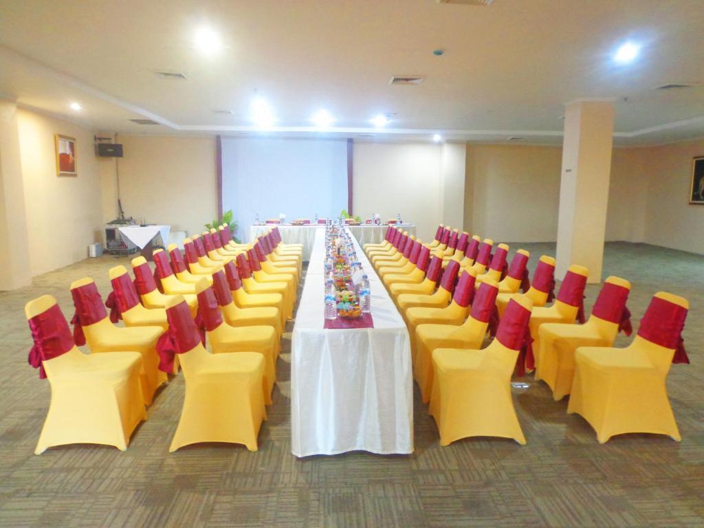 Sapadia Hotel Siantar Пематансиантар Екстериор снимка